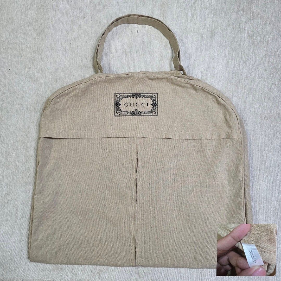Authentic Gucci Garment Bag (Category: Luxury Bags & Wallets) located in Binangonan. Submitted by makoleksyon (Listing ID 1404633694, Image 1). Description: excellent condition like new no flaws bought in Japan 100% authentic money back guarantee.