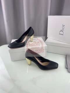 (Category: ) located in . Submitted by shoes.locker (Listing ID 1404635012, Image 1). Description: .