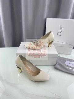 (Category: ) located in . Submitted by shoes.locker (Listing ID 1404635480, Image 1). Description: .