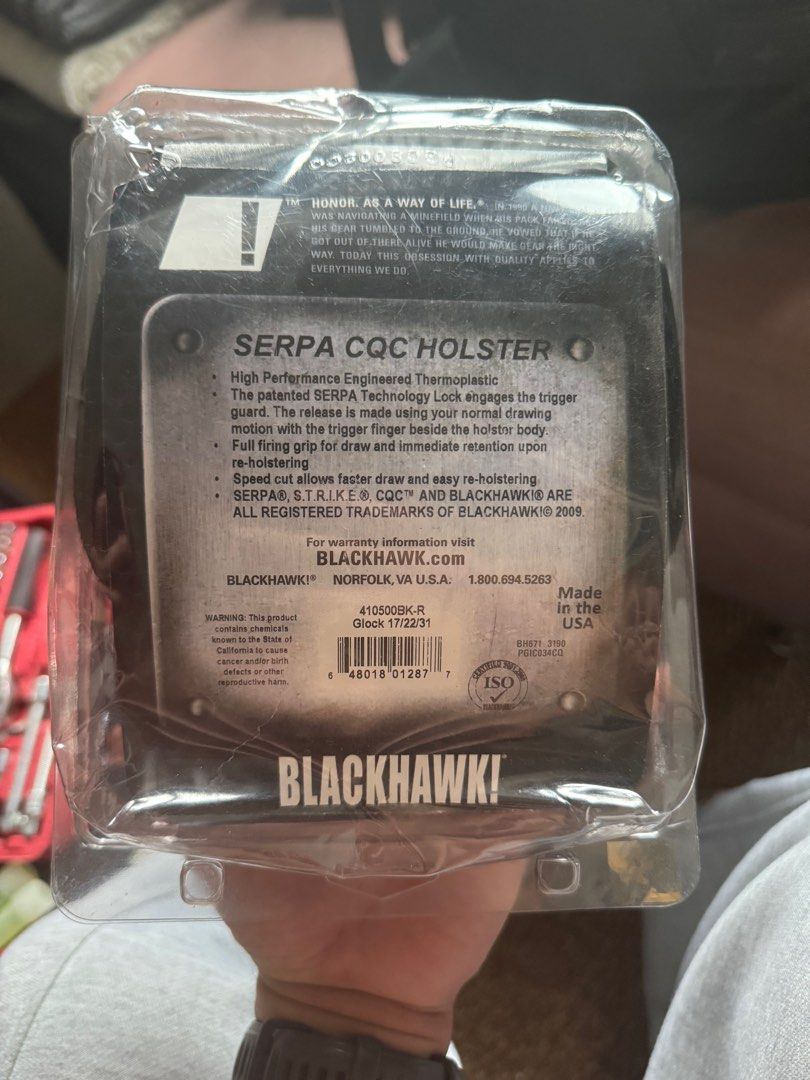 Blackhawk Serpa Concealment Holster Glock 17 (Category: Combat Sports) located in Quezon City. Submitted by beast_123 (Listing ID 1404673038, Image 2). Description: Designed for Glock 17/22/31 Authentic US brand.