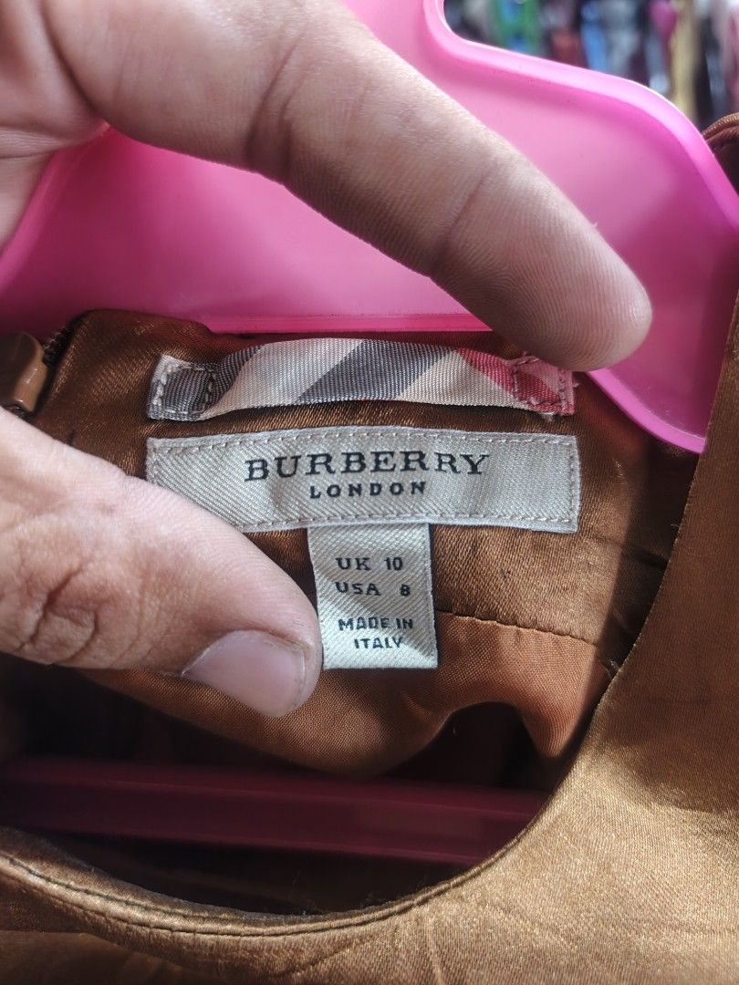 Burberry Long Dress Camel Brown (Category: Luxury Apparel) located in Agoo. Submitted by fitzmatic15 (Listing ID 1404619663, Image 3). Description: Burberry Long Dress Camel Brown size Small to medium good as new condition with issue sobrang liit dnaman kita see last pic. napakasolid 🔥.