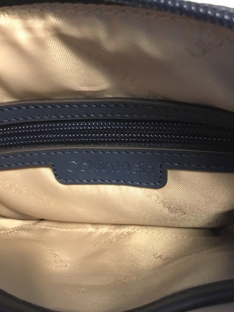 Calvin Klein Crossbody Bag Dark Blue (Category: Cross-body Bags) located in Makati City. Submitted by fine.excesses (Listing ID 1404692797, Image 3). Description: Authentic Brand New w/o Tag .