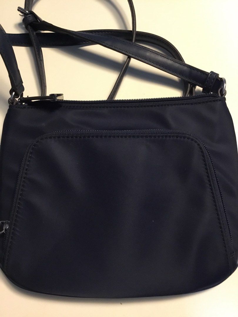 Calvin Klein Crossbody Bag Dark Blue (Category: Cross-body Bags) located in Makati City. Submitted by fine.excesses (Listing ID 1404692797, Image 2). Description: Authentic Brand New w/o Tag .