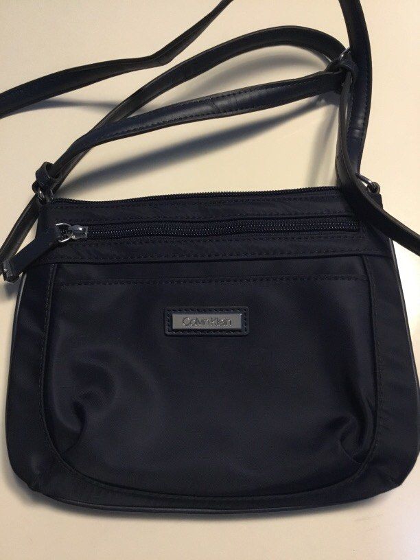 Calvin Klein Crossbody Bag Dark Blue (Category: Cross-body Bags) located in Makati City. Submitted by fine.excesses (Listing ID 1404692797, Image 1). Description: Authentic Brand New w/o Tag .