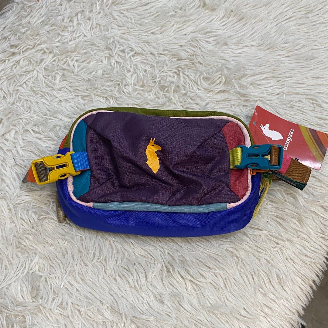 Cotopaxi 1.5L Fanny Pack (Category: Belt bags, Clutches and Pouches) located in Taguig. Submitted by askgue (Listing ID 1404586808, Image 2). Description: Brand new. Authentic from Vietnam.