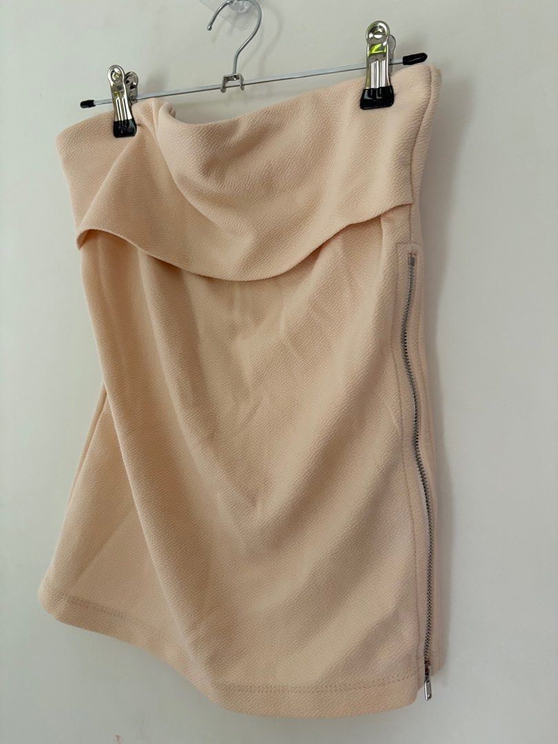 Cream-colored Tube Top with Zipper (Category: Others Tops) located in Imus. Submitted by collset (Listing ID 1404633021, Image 3). Description: - Cream-colored tube top - Unique folded design - Side zipper closure - Strapless style.