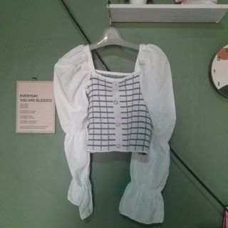 (Kategori: ) berada di . Dikirim oleh prelovedby.ptrbeliatama (ID iklan 1404674901, Gambar 1). Deskripsi: .