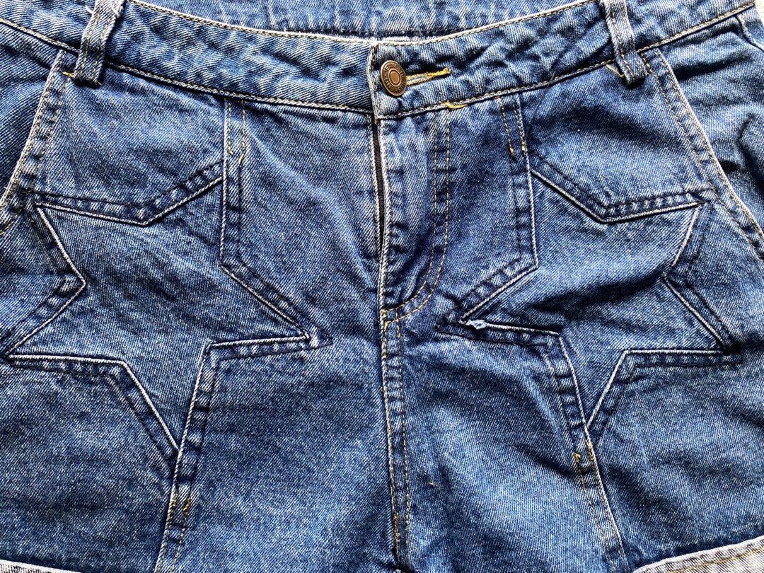 Denim Star Shorts 1 (Category: Shorts) located in Manila. Submitted by choshideclutter (Listing ID 1404592812, Image 2). Description: Condition: Used Brand: N/A Size on tag: M MOP: GCASH/UnionBank Transfer MOD: Lalamove, Grab Other notes: Small issue on one star Feel free to chat me if you have any questions or concerns! Thank you so much ❤️.