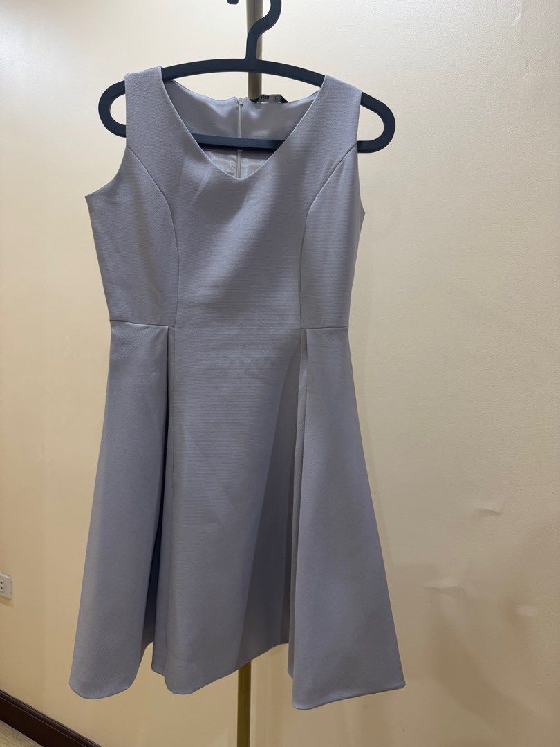 Dress Elan Gray Sleeveless (Category: Dresses) located in Taytay. Submitted by miley_kay (Listing ID 1404716918, Image 1). Description: Large on tag Size when laid flat: Bust 44cm, Waist 36cm, Length 88cm.