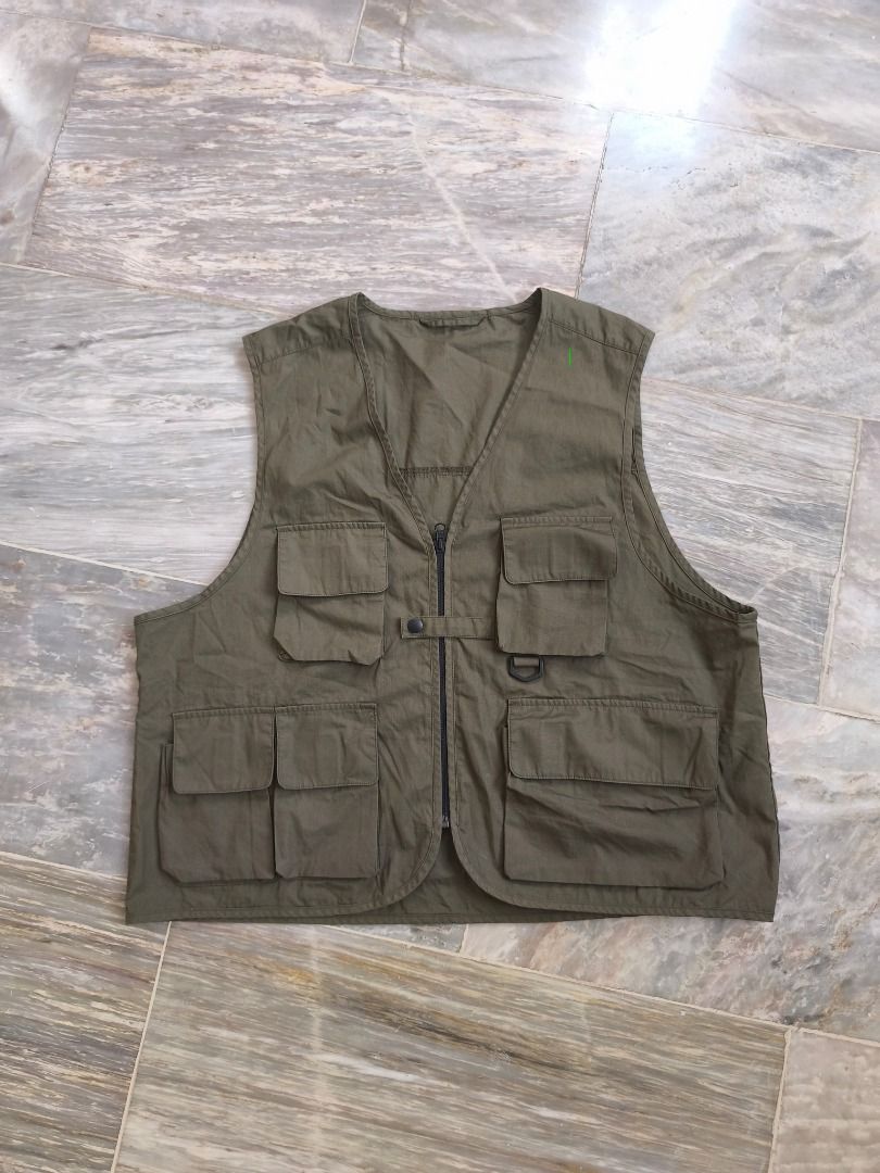 Gu Ripstop Utility Vest (Category: Vests) located in Quezon. Submitted by 0174.archive (Listing ID 1404682344, Image 1). Description: very good used condition no flaws Actual Measurements (inches) Chest (pit to pit): 25 Length: 25.5 Message before buying. Items are pre-loved / second hand used. Manage your expectations. Buy with confidence. No return no exchange. Additional Shipping Fee Ship via JRS / JNT MOP GCASH / BPI .