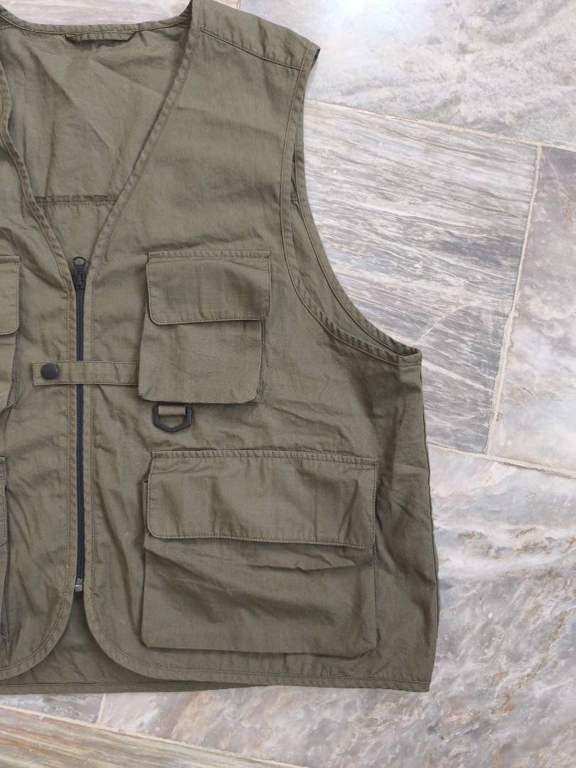 Gu Ripstop Utility Vest (Category: Vests) located in Quezon. Submitted by 0174.archive (Listing ID 1404682344, Image 3). Description: very good used condition no flaws Actual Measurements (inches) Chest (pit to pit): 25 Length: 25.5 Message before buying. Items are pre-loved / second hand used. Manage your expectations. Buy with confidence. No return no exchange. Additional Shipping Fee Ship via JRS / JNT MOP GCASH / BPI .