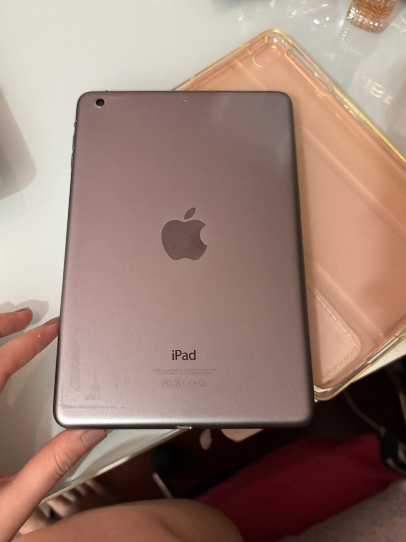 Ipad Mini 2 (Category: iPad) located in Las Pinas. Submitted by mcm_shop (Listing ID 1404703172, Image 2). Description: Only issue: 3rd pic ( may sticker residue) mop: gcash only price is negotiable rfs: not using it anymore w one case no charger (the charger is just lightning bolt) good for gifting to toddlers .