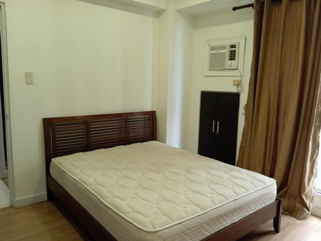 Kensington Place BGC (Category: Room Rentals) located in Manila. Submitted by lauro.catibayan (Listing ID 1404695271, Image 1). Description: FOR LEASE 15H Kensington Place, BGC P65,000 with dues ✨ Fully Furnished 🛏️ 2 Bedrooms with Toilet & Bath 🛋️ Spacious Living & Dining Area 👩‍🍳 Enclosed Kitchen Move-in ready, well-maintained, and located in a prime BGC residential community. For inquiries or viewing schedule, send a message..