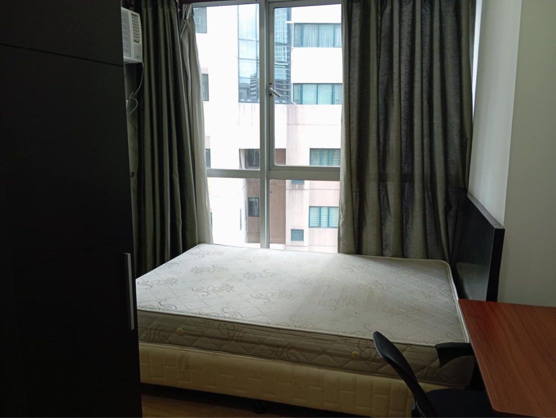 Kensington Place BGC (Category: Room Rentals) located in Manila. Submitted by lauro.catibayan (Listing ID 1404695271, Image 3). Description: FOR LEASE 15H Kensington Place, BGC P65,000 with dues ✨ Fully Furnished 🛏️ 2 Bedrooms with Toilet & Bath 🛋️ Spacious Living & Dining Area 👩‍🍳 Enclosed Kitchen Move-in ready, well-maintained, and located in a prime BGC residential community. For inquiries or viewing schedule, send a message..