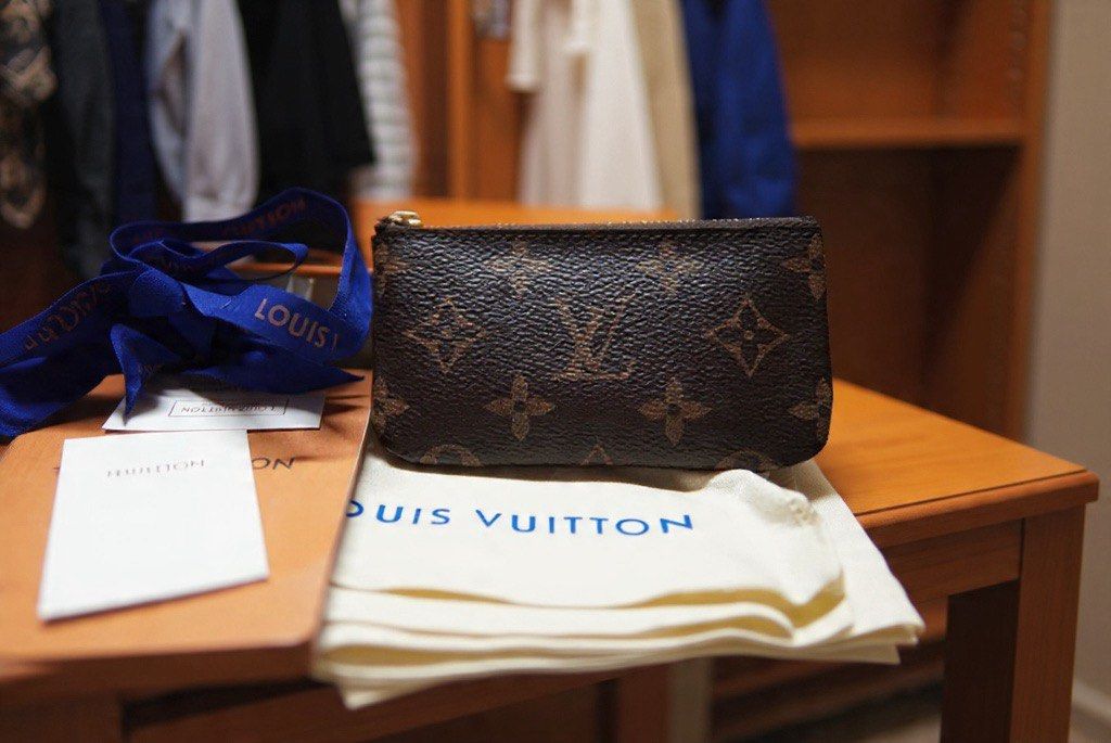 Louis Vuitton Coin Purse Key Pouch (Category: Luxury Bags & Wallets) located in Davao. Submitted by nomadfits (Listing ID 1394456518, Image 1). Description: Brand: LV Inclusions: Box, dustbag and card Condition: Like Nee RFS: Decluttering ** SF will be shouldered by buyer.