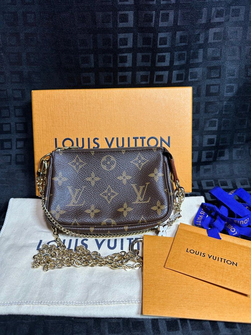 louis vuitton mini pochette bag (Category: Luxury Bags & Wallets) located in Atok. Submitted by fullroom.dgs (Listing ID 1404712568, Image 1). Description: * Louis vuitton mini pochette bag rank a to sa authentic 22,880 php +shipping fee Location: Baguio city.ph #luxury #luxurybrand #luxurydesigner #designers #louis_vuitton #lv #louisvuittonparis.