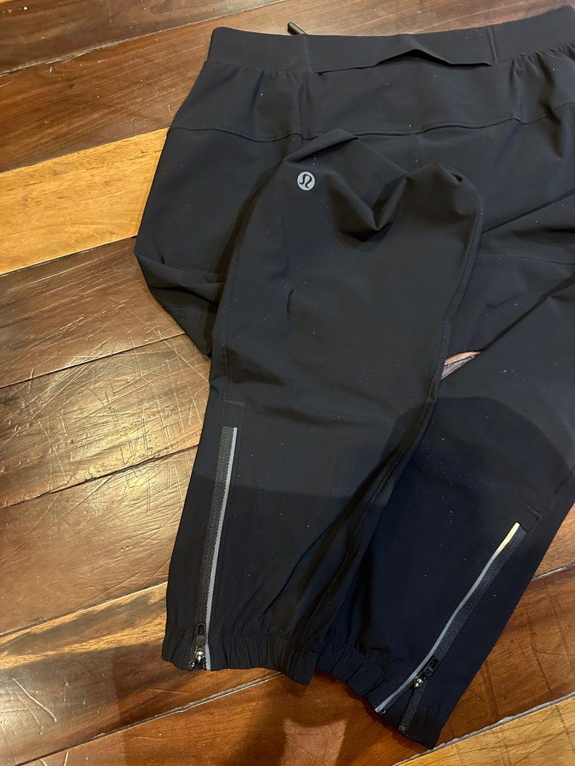 Lululemon surge tall jogger size xs (Category: Activewear) located in Manila. Submitted by juan_____ (Listing ID 1404596795, Image 2). Description: Selling Lululemon jogger pants Brandnew bought in HK Rfs: too small for me.