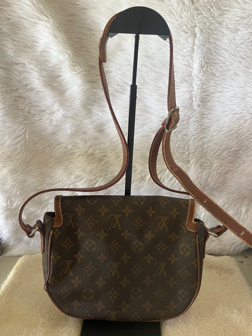 LV monogram sling bag NGA (Category: Luxury Bags & Wallets) located in Iloilo. Submitted by jaeelleanik2 (Listing ID 1404624726, Image 2). Description: With minor issue sa pipping please last photo. NGA. +++sf via j&t.
