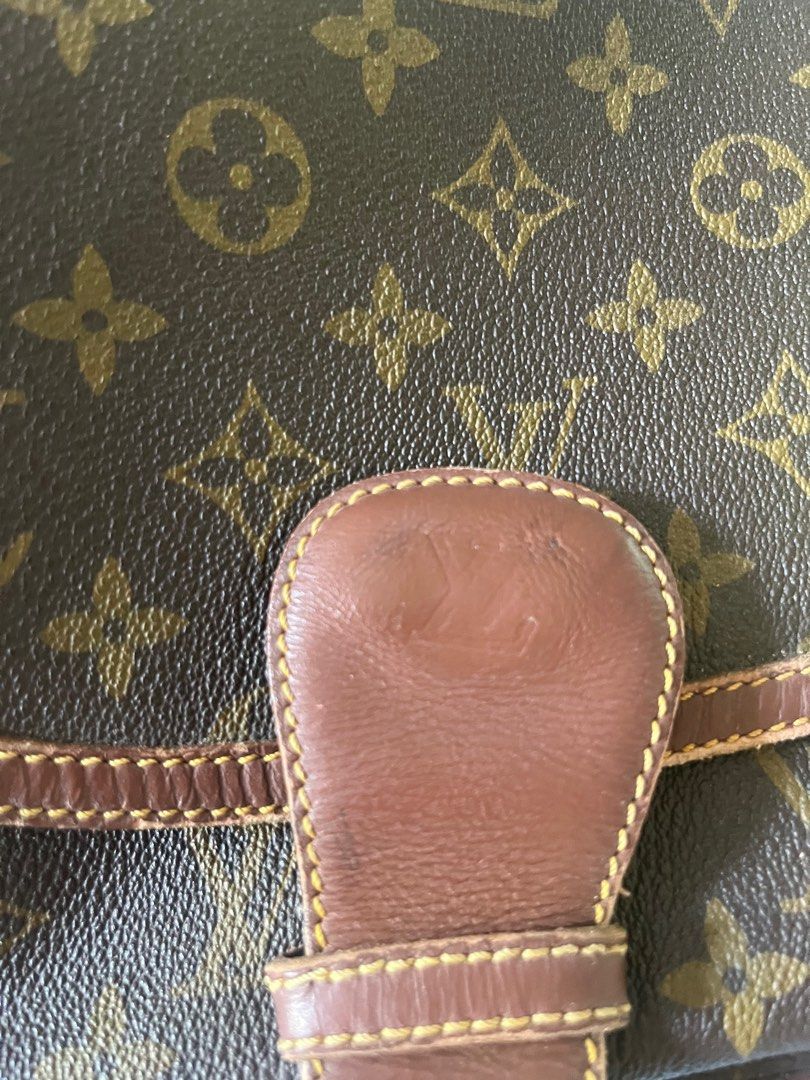 LV monogram sling bag NGA (Category: Luxury Bags & Wallets) located in Iloilo. Submitted by jaeelleanik2 (Listing ID 1404624726, Image 3). Description: With minor issue sa pipping please last photo. NGA. +++sf via j&t.
