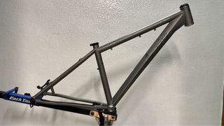 （分類：）位於 。 由 avia3333 提交（商品編號 1404742605，圖片 1）。簡介： 。