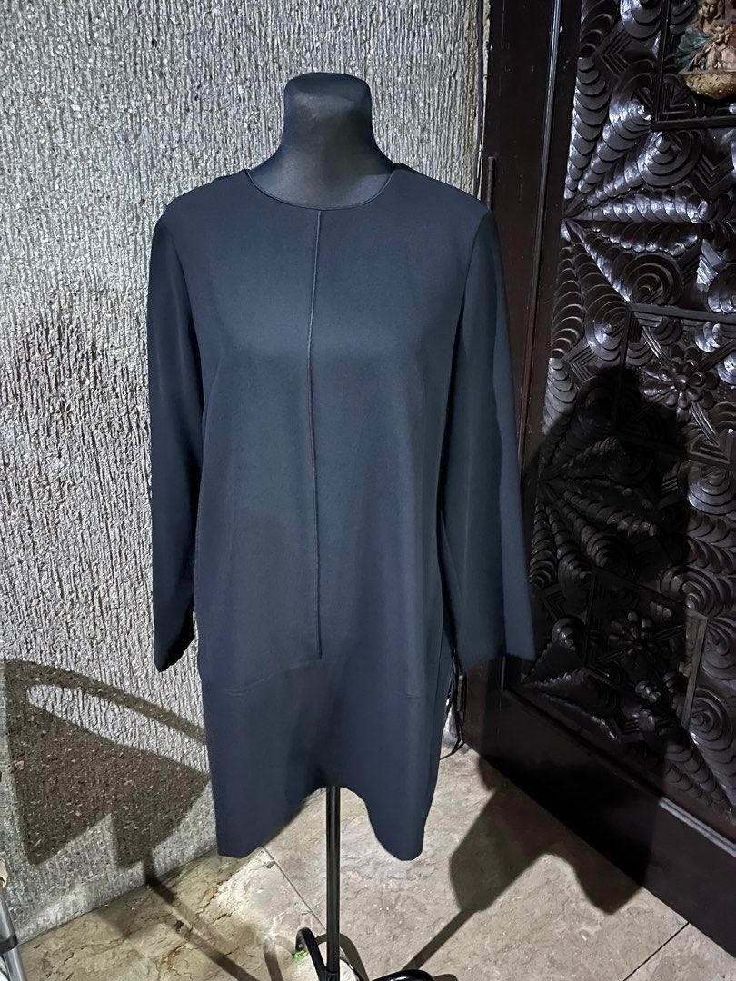 Mango Decorative Seam Dress - Black (Category: Dresses) located in Pasig City. Submitted by melaniesn (Listing ID 1404719112, Image 2). Description: - Mango black dress - Decorative seam detail - Round neckline - Long sleeves - Button closure at back - Lined - Size: International L - Made in Vietnam.