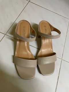 (Category: ) located in . Submitted by marpreloved18 (Listing ID 1404698054, Image 1). Description: .