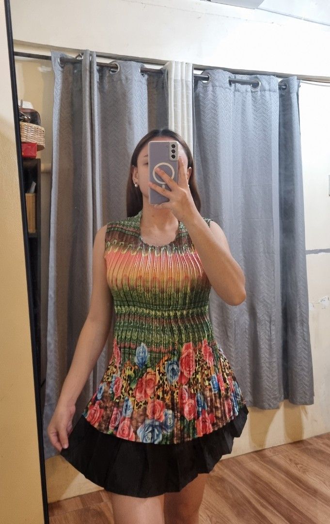 Pamigay serye super class Korea made. (Category: Blouses) located in Manila. Submitted by jay_style1999 (Listing ID 1404601527, Image 2). Description: .