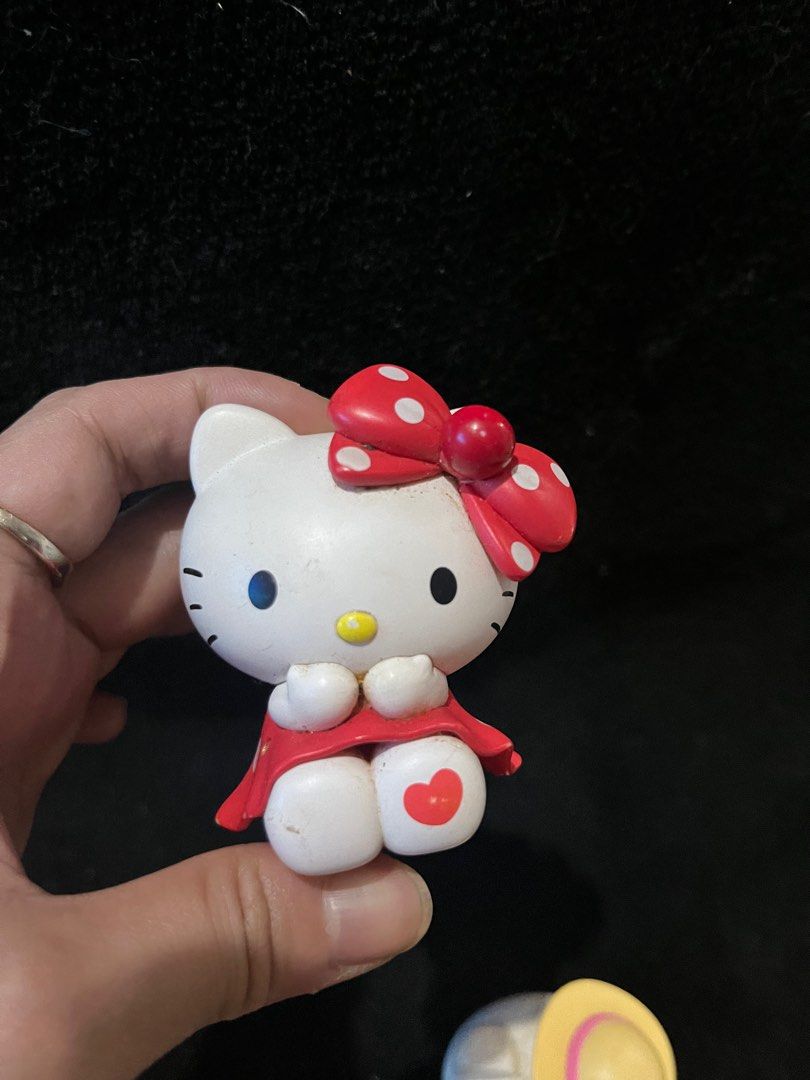 Popmart Hello Kitty Toy Bundle (Category: Kids Toys) located in Caloocan City. Submitted by snapshop_ph (Listing ID 1404573716, Image 2). Description: Sold as set Popmart markings.