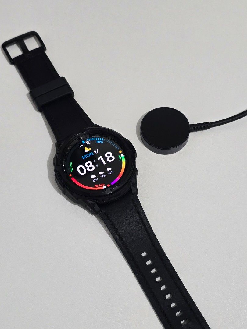 Samsung Galaxy Watch 6 Classic (40mm) (Category: Wearables & Smart Watches) located in Makati City. Submitted by armandothethird (Listing ID 1404705127, Image 1). Description: Samsung Galaxy Watch 6 Classic GOOD AS NEW - Black, 40mm - S/M Original Strap - Ring protection included (installed) - Watch case (installed) - Original box and charger included Bought from Samsung Store at Robinsons (Original SRP; P16,990) Lightly used and not being used a