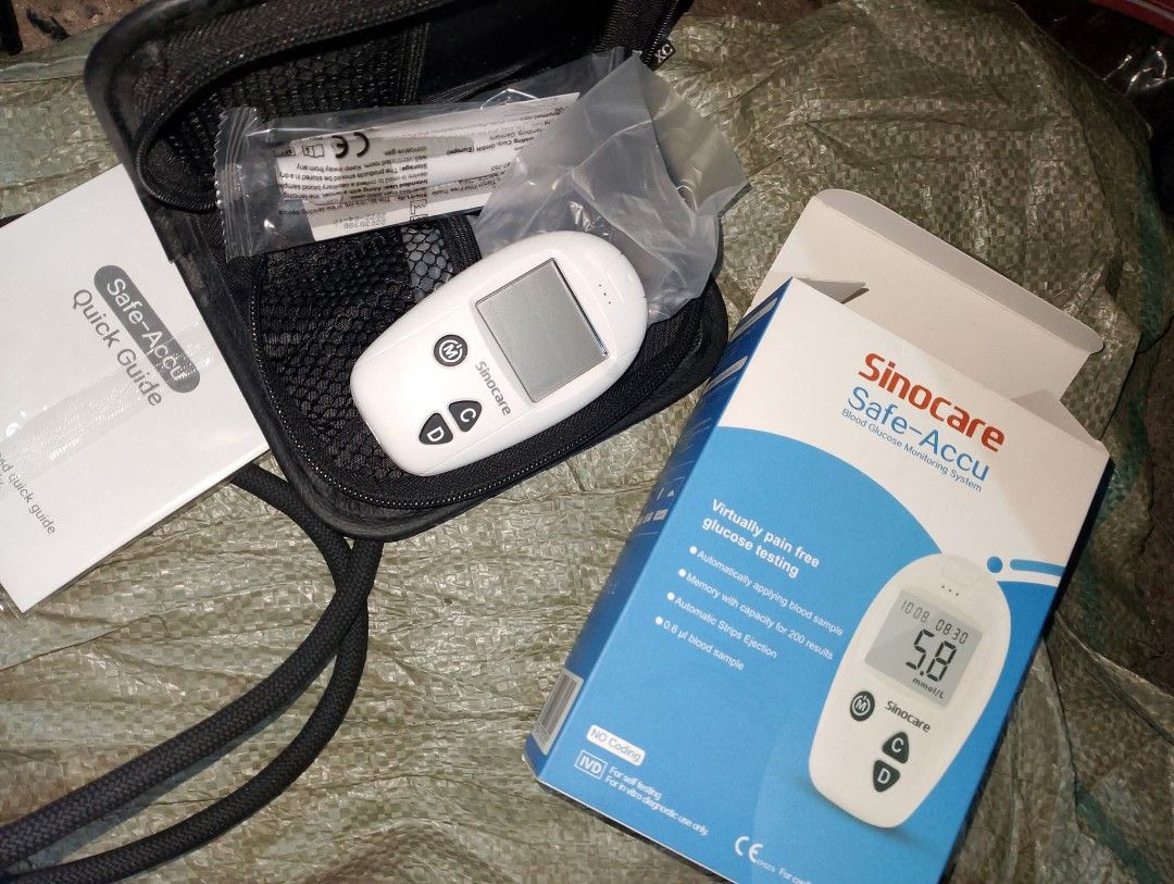 Sinocare device only (Category: Health Monitors & Weighing Scales) located in Pasig City. Submitted by enajp82 (Listing ID 1404692841, Image 3). Description: no box included since hindi na presentable yung mga box due to couriers mishandle but with original pouch naman device only ( glucometer only).
