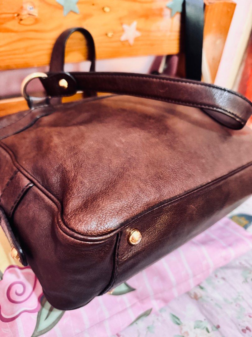 Tod’s Took Tracolla bag (Category: Luxury Bags & Wallets) located in Makati City. Submitted by chubzzz (Listing ID 1404578213, Image 3). Description: Rare and beautiful! 💕 .