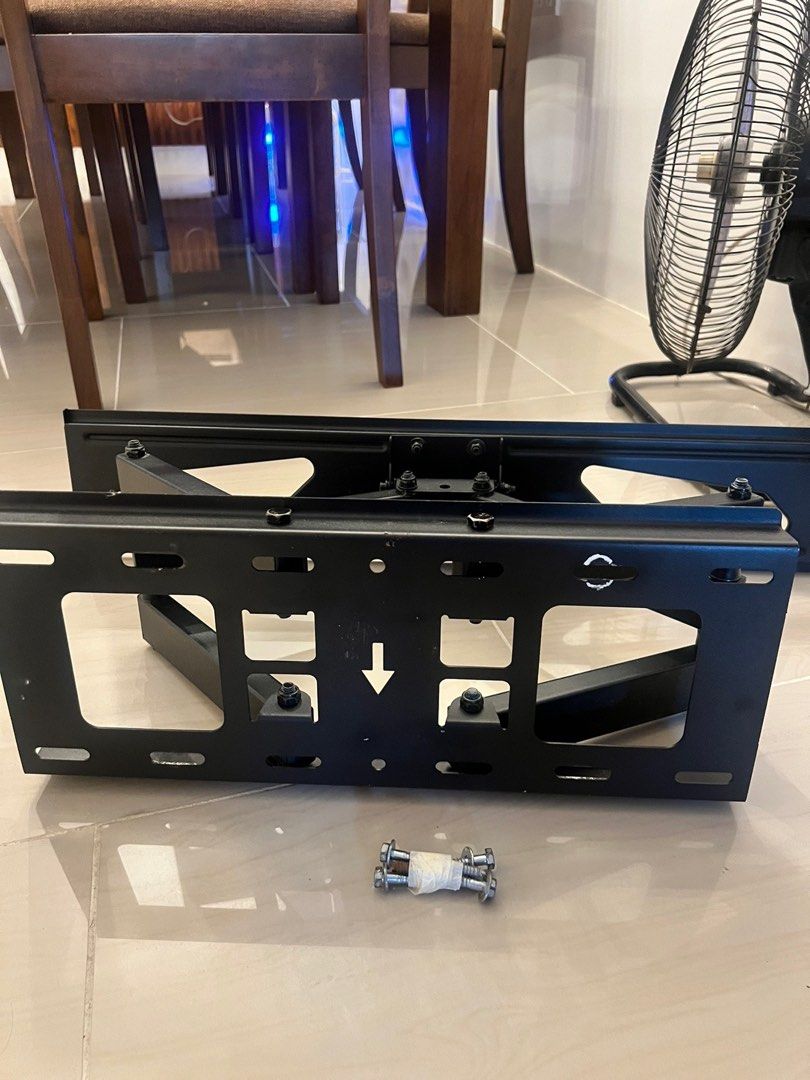 True Vision TV Wall Mount (Category: TV Parts & Accessories) located in Manila. Submitted by kilogramdynamite (Listing ID 1404769747, Image 2). Description: - True Vision TV wall mount - Full-motion: Tilts and swivels - Black color - Includes all mounting hardware - Sturdy and ready to install - Saves space.