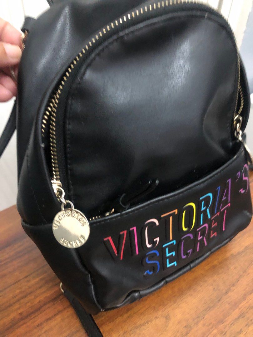 Victoria Secret Mini Bag Pack (Category: Luxury Bags & Wallets) located in Cavite. Submitted by surplus_atbp (Listing ID 1404611675, Image 1). Description: .