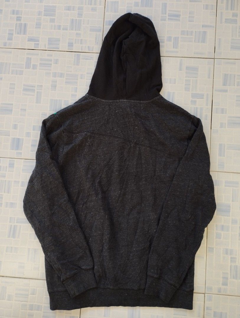 Volcom Hoodie - Gray (Category: Hoodies) located in Gapan. Submitted by momsbasement (Listing ID 1404770360, Image 3). Description: Volcom Stone Hoody Jacket Size Large Width 22.5 x Length 28.5 Very Good Condition Price : 390 + Sf.