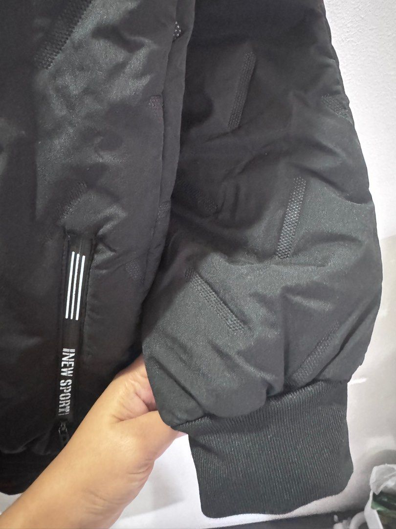 Winter Snow Pants (Fleece Pants) (Category: Joggers) located in Bulacan. Submitted by operationdeclutter96 (Listing ID 1404605742, Image 3). Description: Length: 96cm Waist- up to 31.5 inches Perfect for winter trip .