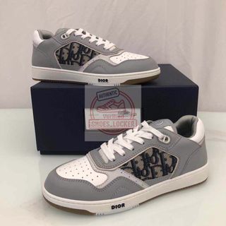 (Category: ) located in . Submitted by shoes.locker (Listing ID 1404780920, Image 1). Description: .