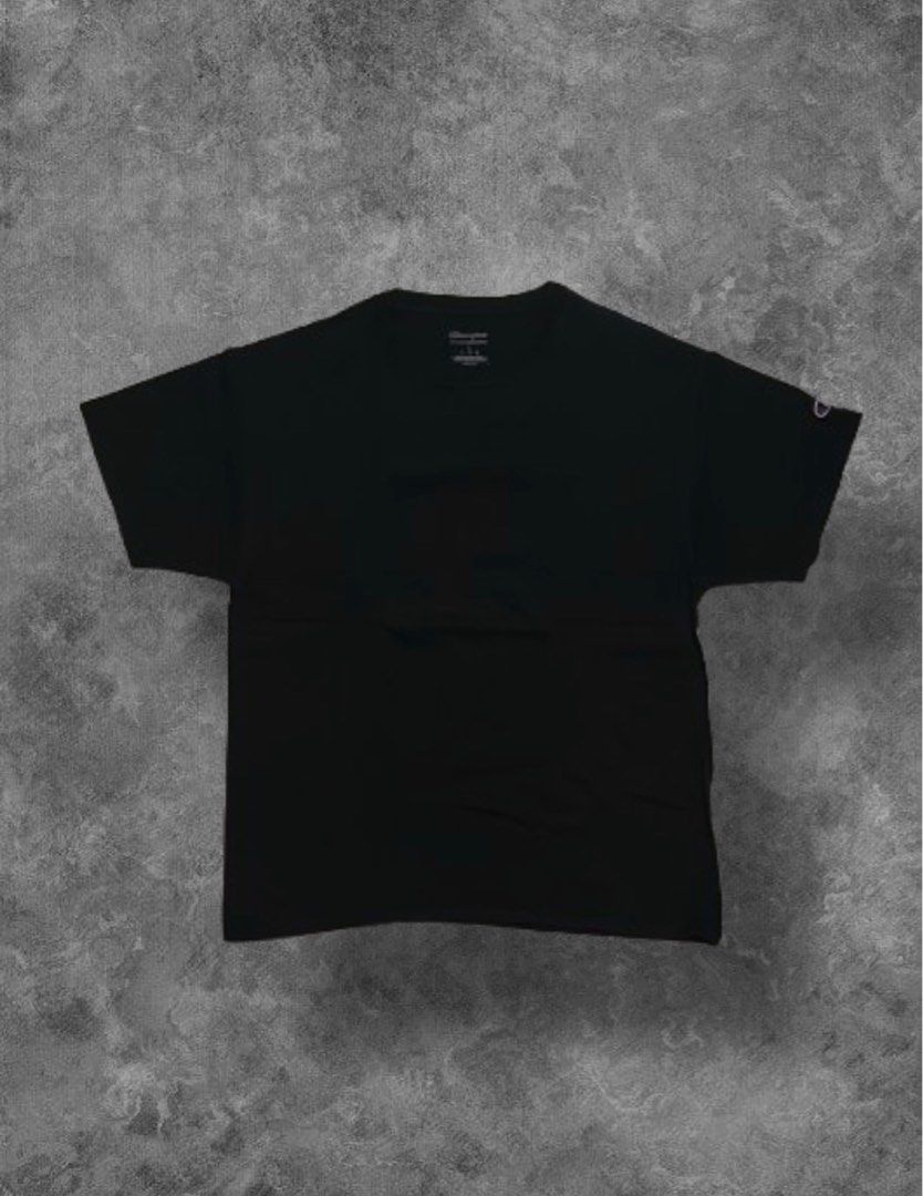 Black Champion T-shirt (Category: Tshirts & Polo Shirts ) located in Pasig City. Submitted by yel0821 (Listing ID 1404881349, Image 1). Description: Dimes: Length: 28 Width: 21 Issues: None.