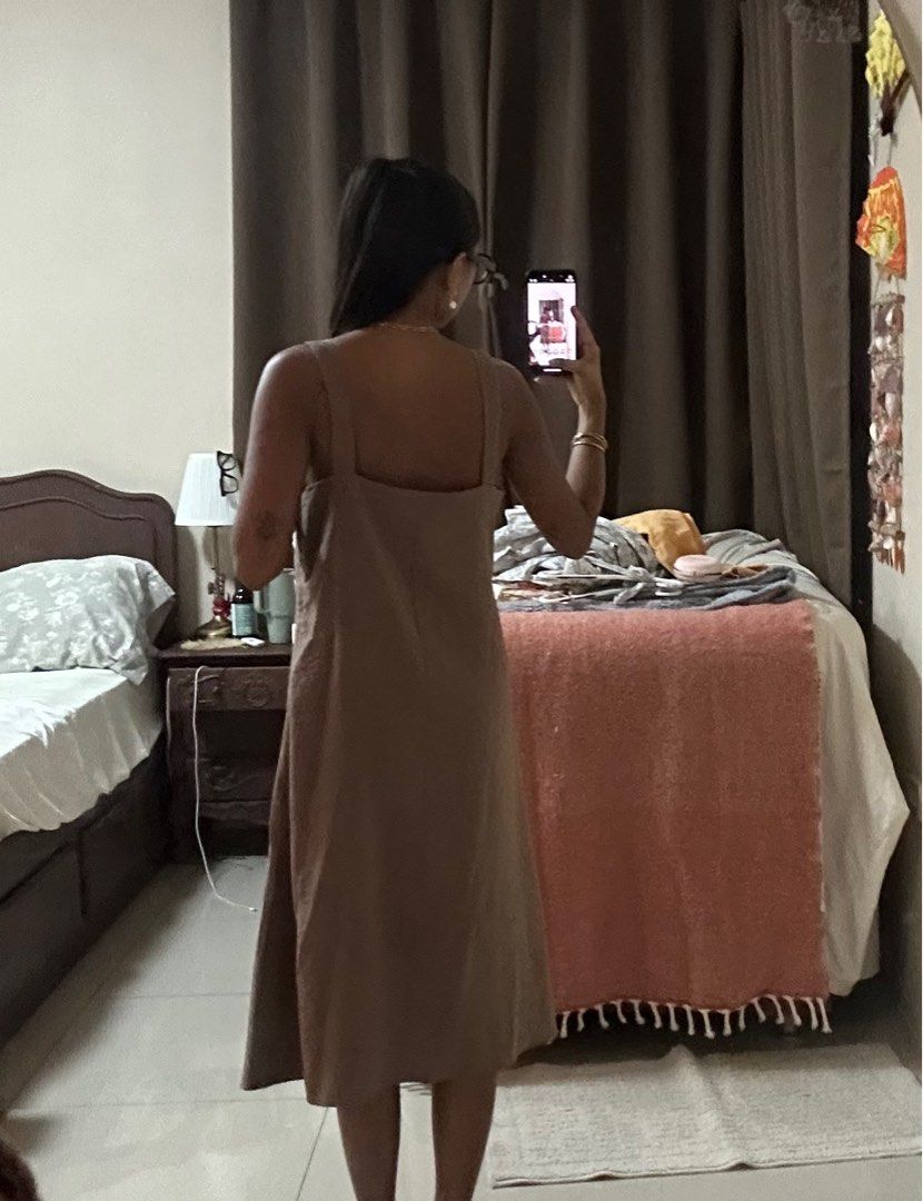 Brown Linen Dress (Category: Dresses) located in Pasay City. Submitted by limbies8 (Listing ID 1404855440, Image 2). Description: Got this in Japan! Too big on me.