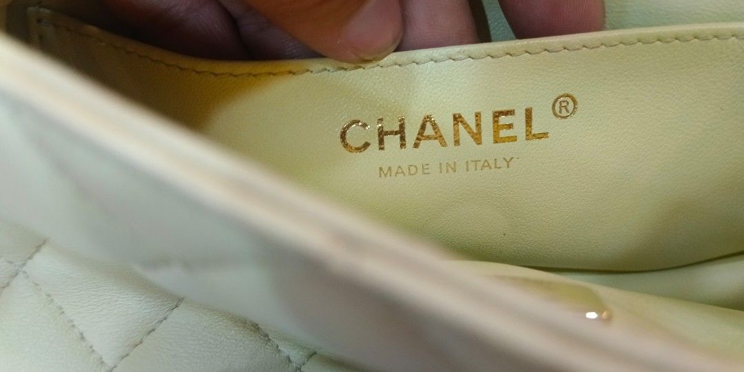 Chanel mini flap Bag (Category: Luxury Bags & Wallets) located in Legazpi City. Submitted by georgepineda791 (Listing ID 1404777633, Image 3). Description: Preloved Chanel Mini Flap in lambskin ✨ Quilted with matte gold hardware and a rare flower-design push-button chain for easy adjusting. With CC underzip & verification chip. Minimal flaws only—tiny hairline scratches that don’t lessen its beauty at all. Ukay-selected and very rare. Price is ju