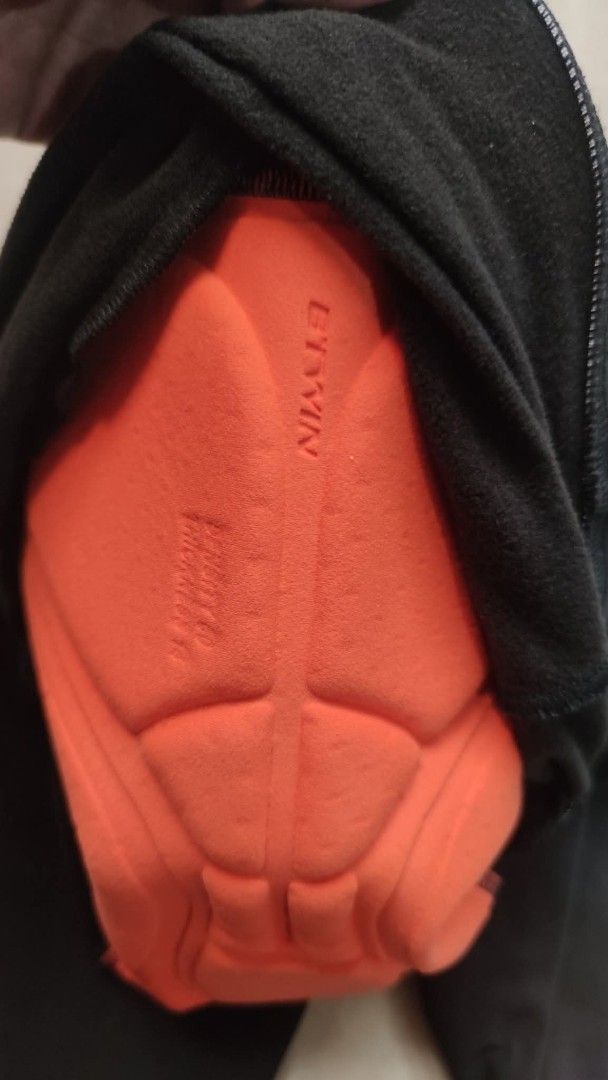 Decathlon Cycling Pants with Padding (Category: Activewear) located in Baguio. Submitted by gabierfinds (Listing ID 1404893949, Image 3). Description: Btwin decathlon cycling tights/pants ▪️Size Large, 26-36x39L ▪️Polyester Elastane ▪️Polyester lining fine fleece ▪️Compression(stretch/comfortable/quality)👌💯 ▪️Padded 👌 ▪️W/ reflectors ▪️No issues ▪️Excellent-like new 👌 ▪️680 + SF .