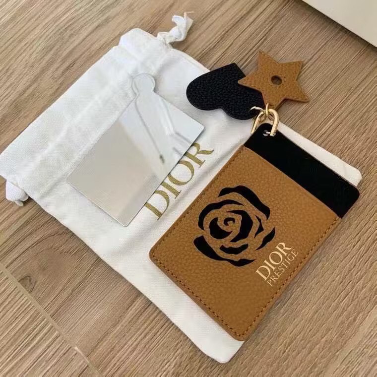 Dior prestige vip gift card wallet + mirror, Barang Mewah, Tas & Dompet ...