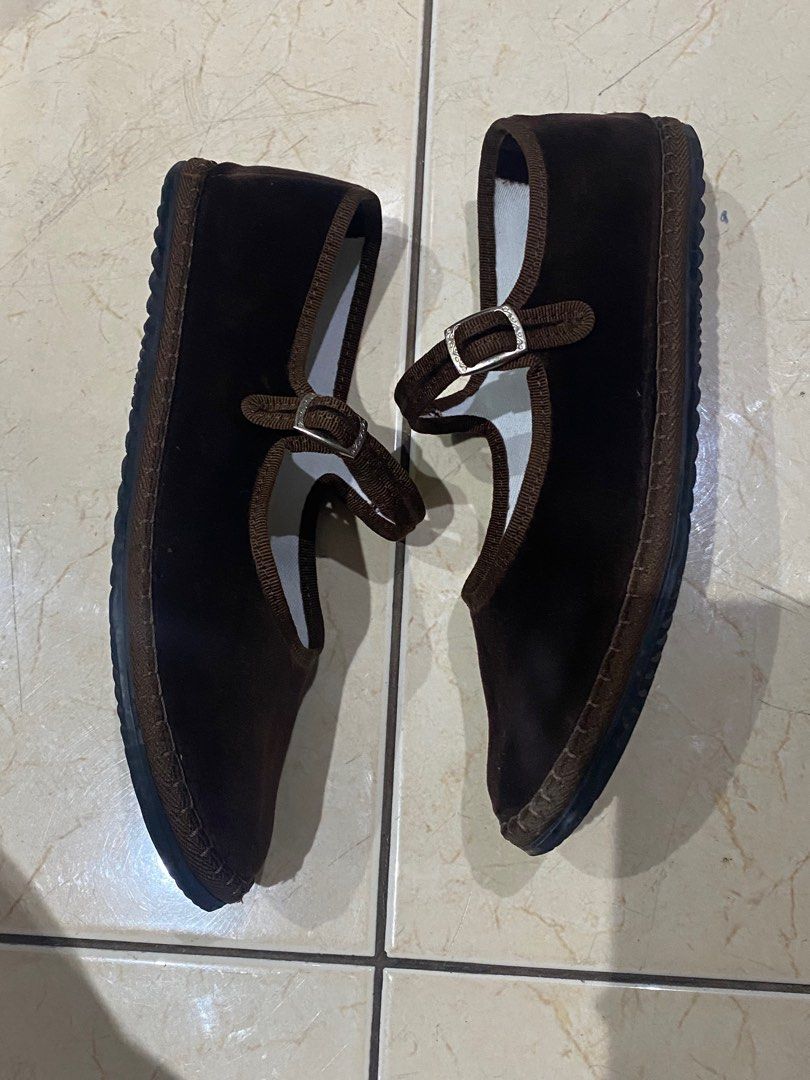 Drogheria Crivellini Mary Jane Shoes (Category: Loafers) located in Manila. Submitted by 29angelo (Listing ID 1404873503, Image 1). Description: - Crivellini Mary Jane shoes - Chocolate Brown color Velvet - Buckle closure - White insole - Reinforced black sole (the original is quite thin) - Made in Italy - Soft, velvet material - Conforms to your feet - No box, as is (I used a forwarder hence no box) RFS: really tight. Ordered the wrong size with