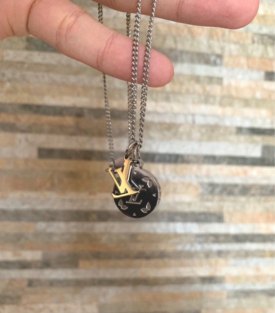FAST BREAK‼️ LOUIS VUITTON NECKLACE (Category: Luxury Accessories) located in San Ildefonso. Submitted by ownexboujeebags (Listing ID 1404830698, Image 3). Description: 👜 AUTHENTIC/ORIGINAL LOUIS VUITTON NECKLACE 👜 No Includion that’s why selling it for a lower price 👜 Unisex Necklace NOT REPLICA, OEM, TOP GRADE QUALITY, AUTHENTIC QUALITY or Any other Terms to DENOTE FAKE!.