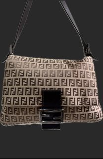 (Category: ) located in . Submitted by solize_closet (Listing ID 1377815339, Image 1). Description: .