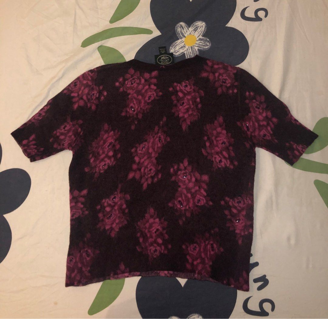 Floral Short Sleeve Sweater (Category: Others Tops) located in Taytay. Submitted by danielprad78683 (Listing ID 1404869648, Image 3). Description: - Short-sleeved sweater - Features a beautiful floral pattern in burgundy and pink - Round neckline - Made of a soft, textured material - Classic fit - Versatile for layering or wearing alone.
