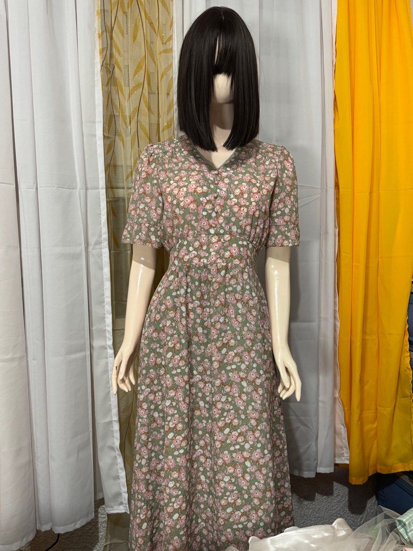 Floral V-Neck Maxi Dress (Category: Dresses) located in Quezon City. Submitted by everydayessentialsstudio (Listing ID 1404872262, Image 2). Description: A charming floral maxi dress with a flattering V-neckline and soft silhouette. Perfect for a casual day out or weekend brunch. Features: •Medium to Large • Floral print • Maxi length • Soft, breathable fabric • Cinched waist for a flattering fit #FloralDress #PrelovedDressPH #ClosetReVibe #OOTDD