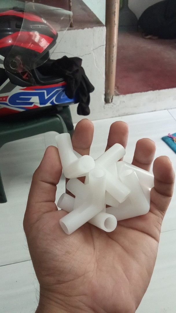 Food Delivery Bag Corner Connectors (Category: Cross-body Bags) located in Pasig City. Submitted by ehrol_bench (Listing ID 1404892140, Image 2). Description: 3pcs for 100.