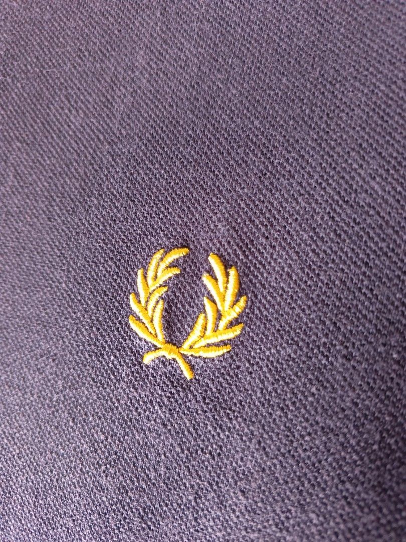 Fred Perry Polo Shirt (Category: Tshirts & Polo Shirts ) located in Tacurong. Submitted by markisells (Listing ID 1404806535, Image 3). Description: Fred perry excellent condition need wash lang. SIZE: Medium W: 20 L: 28 .