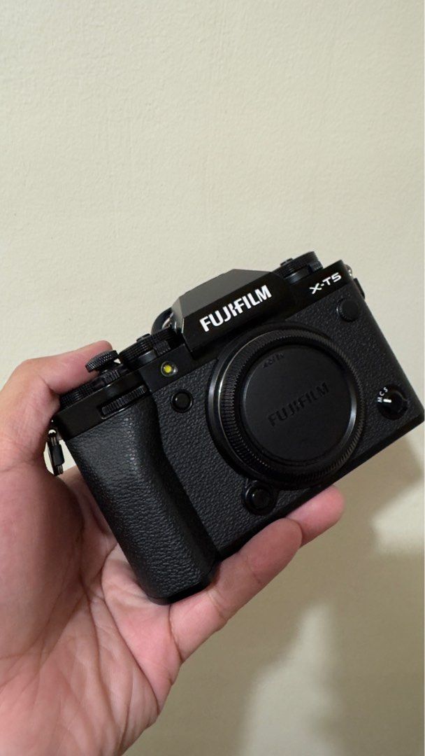 Fujifilm X-T5 with XF16-80mmF4 (Category: Cameras) located in Angeles City. Submitted by josemasarate (Listing ID 1404889957, Image 2). Description: Mint Fujifilm X-T5 with XF16-80mmF4 R OIS WR kit lens Complete with box and OG battery Inclusive of 2 K&F concept batteries plus hand and thumb grips Angeles City or Clark, and nearby areas meetups For other areas, we can schedule. .