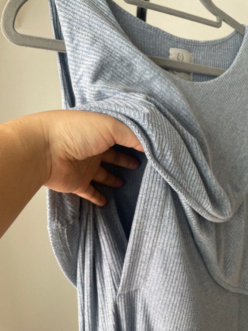 Great Expectations Maternity Dress (L) (Category: Breastfeeding & Bottle Feeding) located in Pasig City. Submitted by bcab93 (Listing ID 1404849927, Image 3). Description: - Heathered blue-gray color. Very stretchy and comfy. Suitable for a range of sizes. - Convenient breastfeeding access with two flaps for extra security when not breastfeeding. - Further discounts if you get more items from my shop.